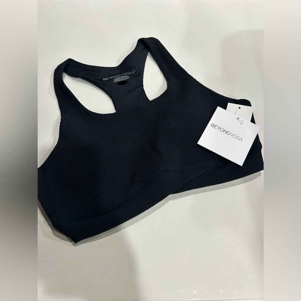 Beyond Yoga Women's Large Impulse Ribbed Bra Black Onyx NWT Removable Pads